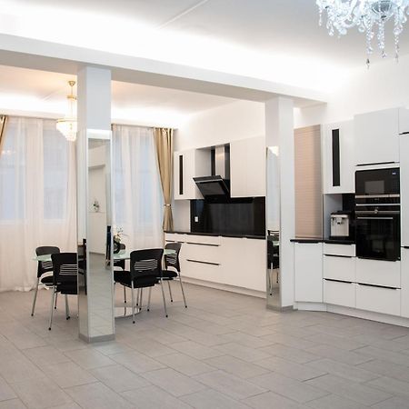 Guest Rooms Diamant Biel/Bienne Esterno foto