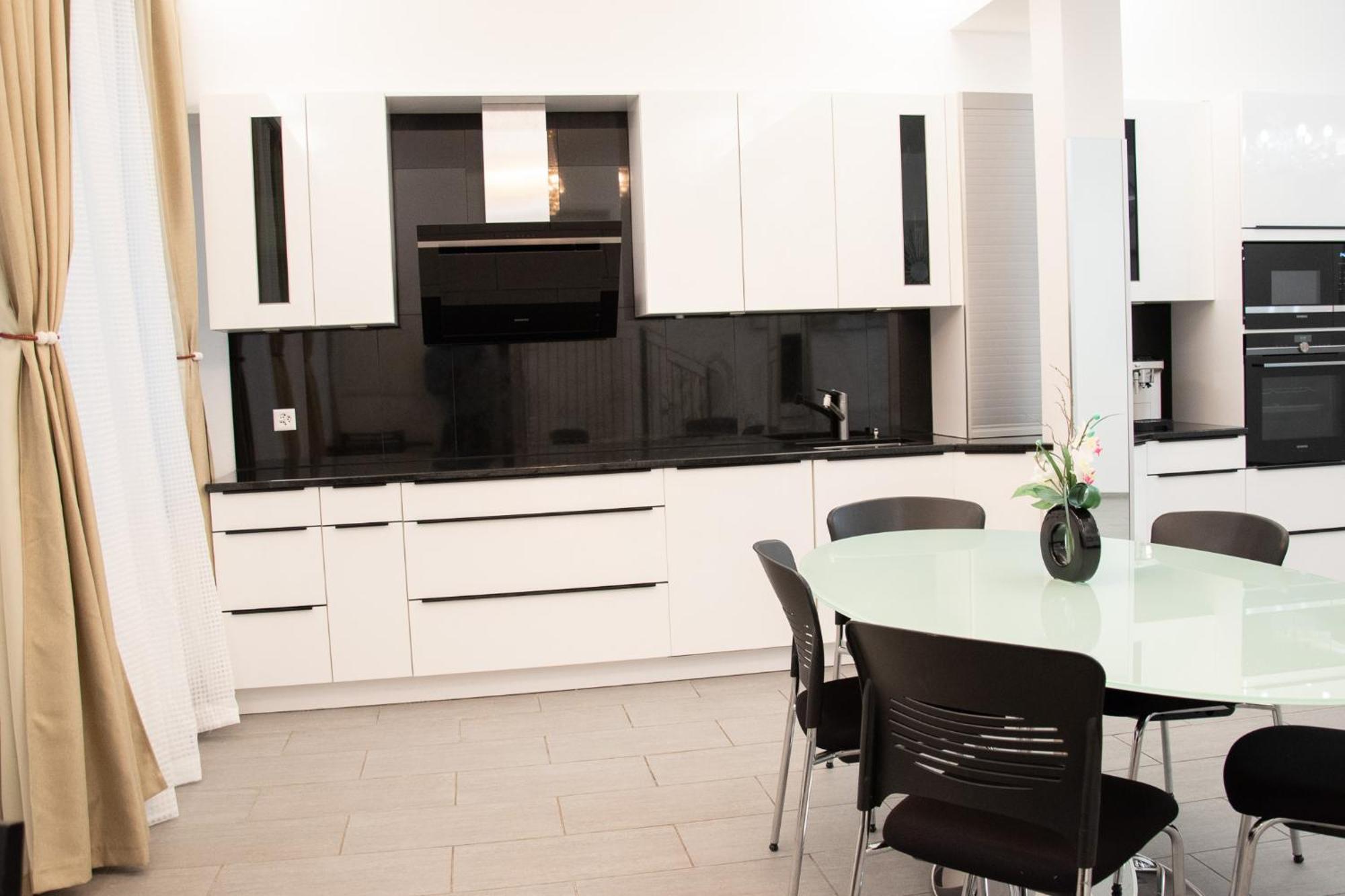 Guest Rooms Diamant Biel/Bienne Esterno foto